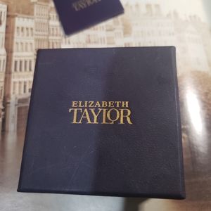 Elizabeth Taylor  Ring in box